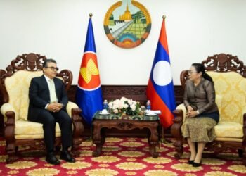 Lao Ambassador Receives Palestinian Envoy on Farewell Visit in Hanoi