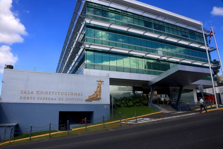 Constitutional Chamber condemns the Treasury for not transferring the 2% increase in the FEES 2025 to universities