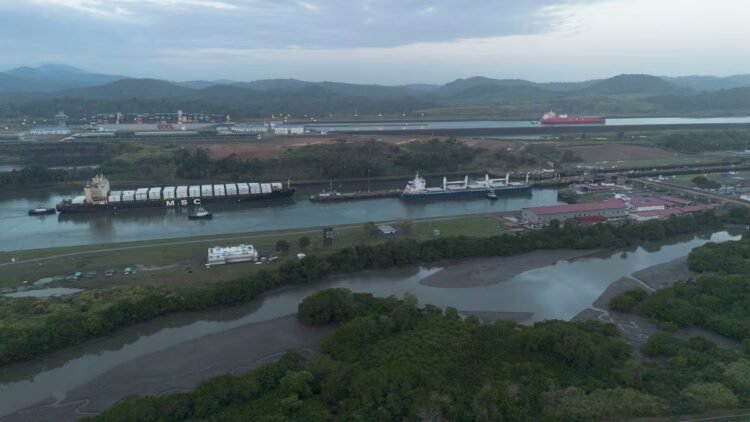 This explains the race to cross the Panama Canal, after the closure of the Strait of Hormuz