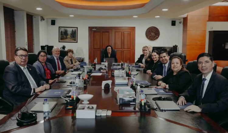New magistrate of the CC assumes functions in the midst of legal actions against Astrid Lemus