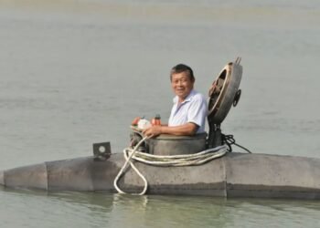 From carpenter to inventor: 60-year-old Chinese villager builds homemade submarine capable of submerging up to eight meters for 30 minutes
