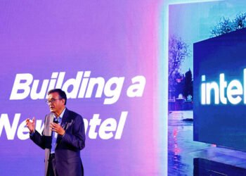 Intel shares up 20% after forecast