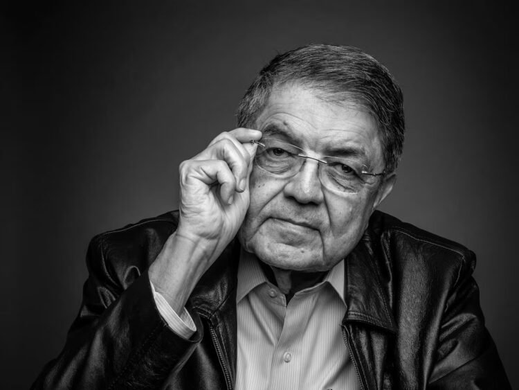 The last intellectual of Central America continues writing from exile