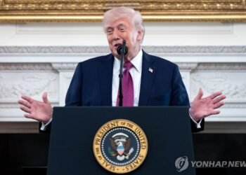(2nd LD) Trump says Strait of Hormuz ‘sealed up tight’ until deal, orders Navy to shoot vessels laying mines