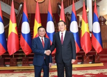 Prime Minister Meets Senior Vietnamese Party Official During Official Visit