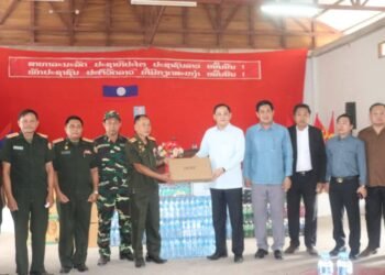 Prime Minister Visits Agricultural Production Base in Mounlapamok District