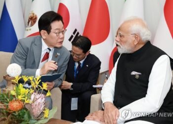 (LEAD) Lee to make state visits to India, Vietnam next week
