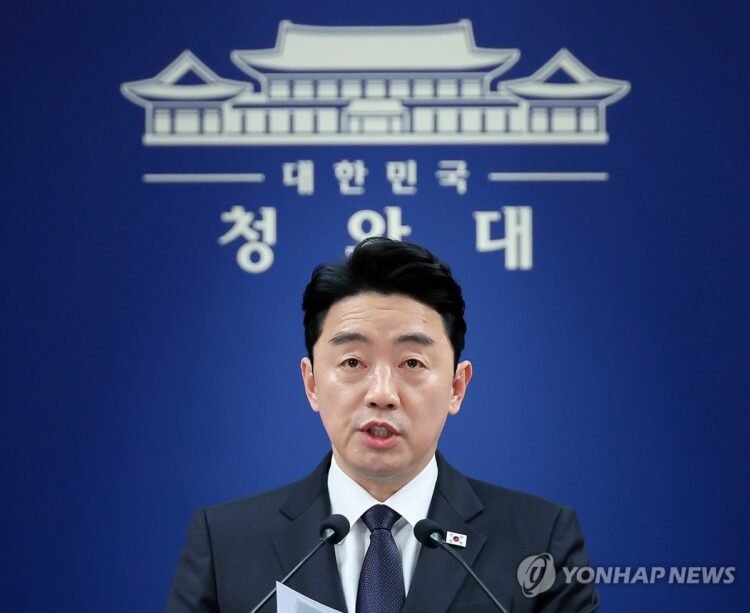 (LEAD) S. Korea secures 273 mln barrels of crude oil, 2.1 mln tons of naphtha by year-end: presidential aide