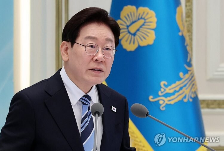 Lee calls for reopening of Strait of Hormuz, pledges support for free navigation