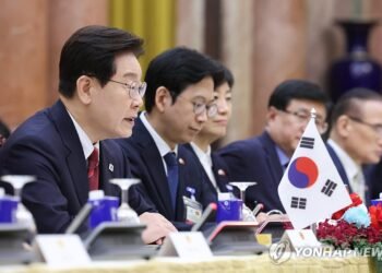 Lee set to meet Vietnamese PM, attend biz forum