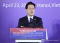 (LEAD) Lee calls for closer cooperation on raw material supply chains with Vietnam