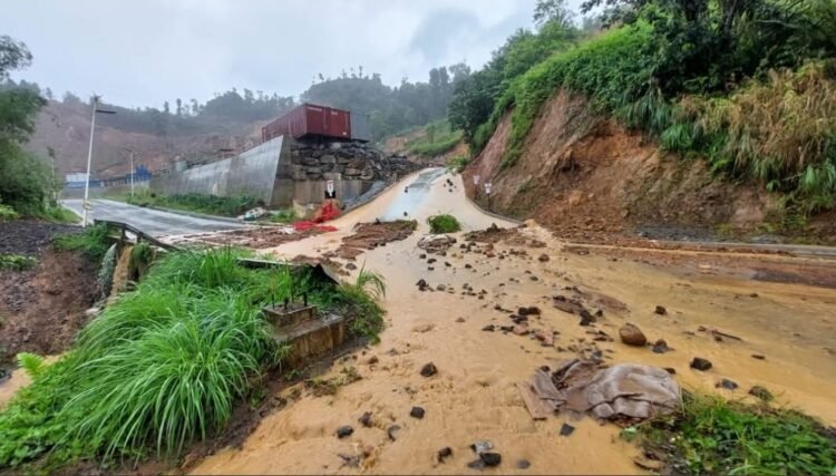 VIDEO: Effects of flooding from heavy rain in some areas of Dominica’s east coast
