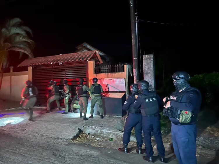 Three fall in Puntarenas and Guanacaste due to a network that supplied fuel to small planes of the Sinaloa cartel