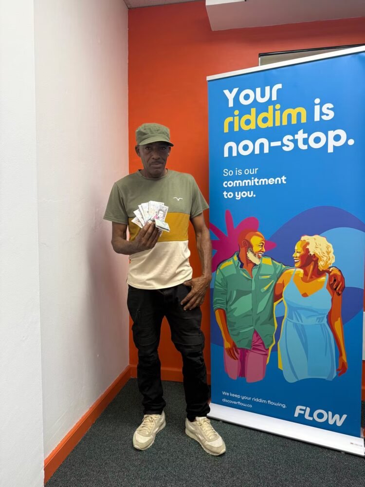 PHOTO: Alfred Rolle Wins Flow’s Final Riddim and Rewards Grand Prize, Takes Home $1,000 Cash