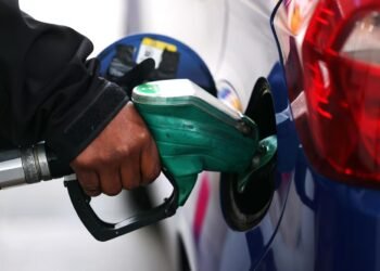 Texas oil exceeds $104 after failed negotiations