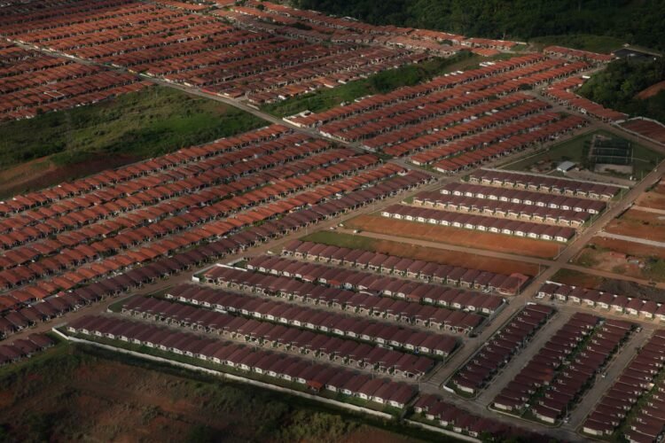 2% tax divides the housing sector