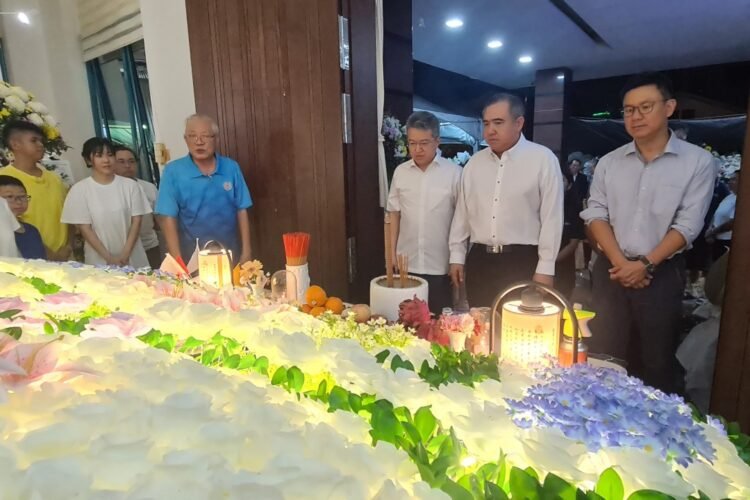 Federal leaders pay last respects to Lau Cheng Kiong in Sibu