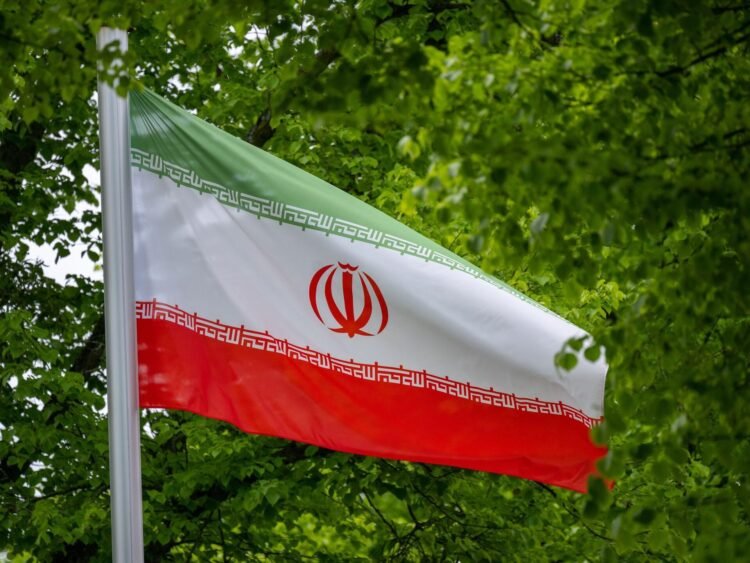 Tageblatt.lu | Luxembourg | The artist Omid counters the images of war in Iran with memories and culture