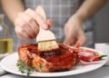 How long and how should meat be marinated? The most common mistakes that ruin the texture and how to avoid them