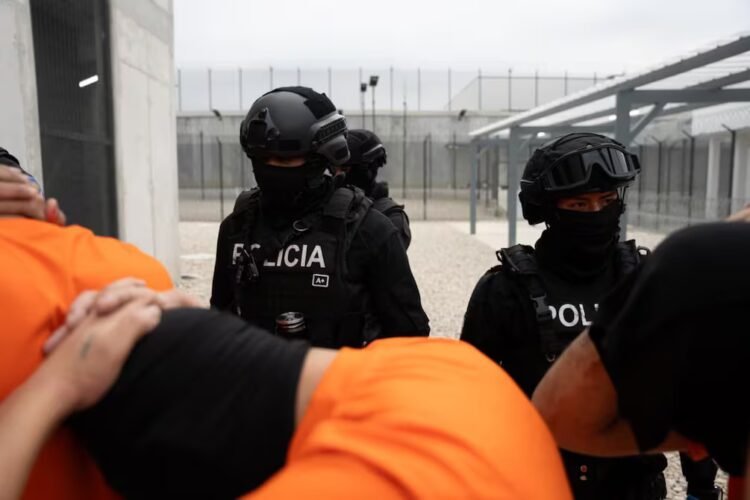 To which centers will those who owe child support or those detained for traffic matters in Ecuador be sent? | Security | News