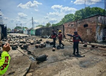 Explosion of gas cylinders in San Carlos causes an injury and material damage during a communal day