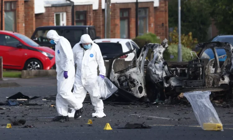 Bomb attack in Northern Ireland, police suspect republican dissidents