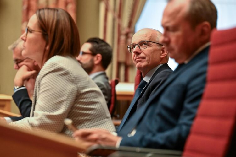 Tageblatt.lu | Editorial | Everyone wants the Tripartite, but the Prime Minister has other concerns