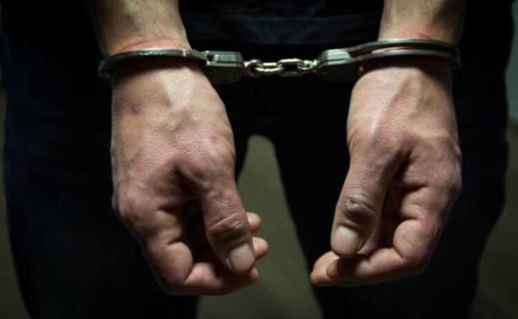 Subject accused of stabbing a four-year-old boy in the head falls in Álvaro Obregón