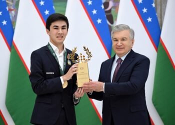 The President personally presented Sindorov with the “Labor Fame” order