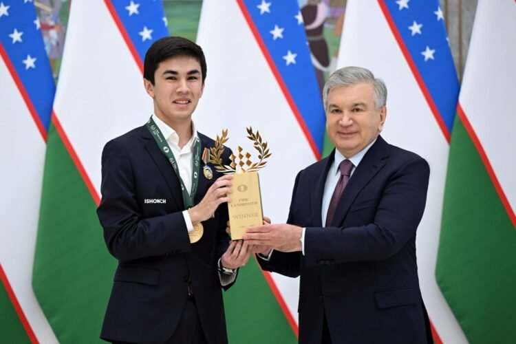 The President personally presented Sindorov with the “Labor Fame” order