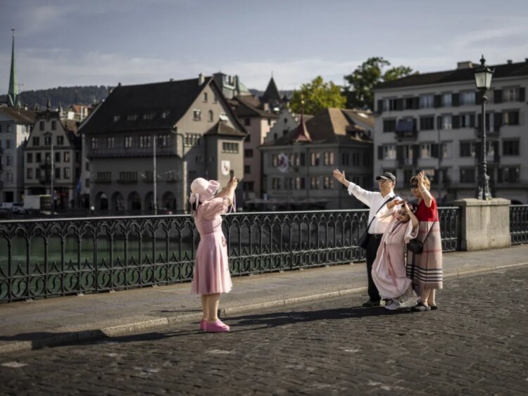 Swiss hotel sector expects difficult summer season
