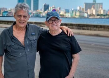 Music: Brazilian singer-songwriter Chico Buarque records with Silvio Rodríguez in Havana