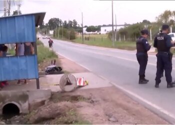 Accident between two motorcycles in Paso de la Arena: a man died and neighbors report delay of the ambulance