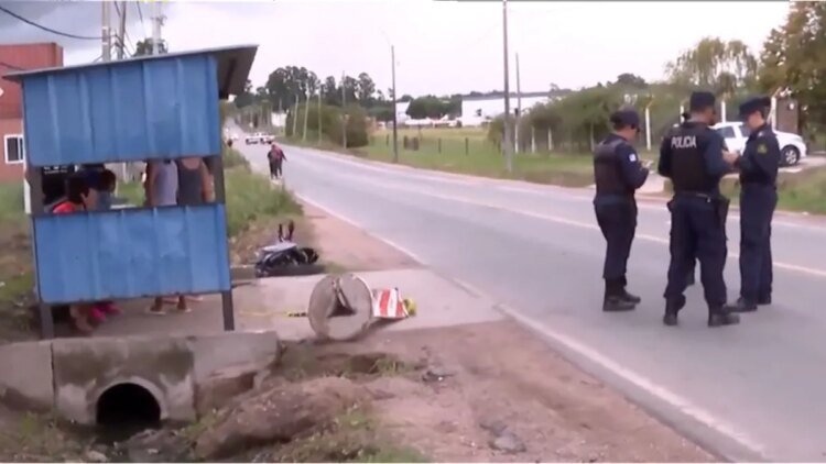Accident between two motorcycles in Paso de la Arena: a man died and neighbors report delay of the ambulance