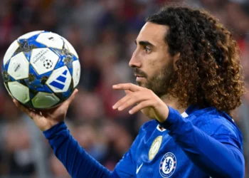 Cucurella’s hairdresser reveals lineup | FAZ