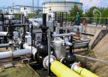 International news ticker: Ukraine restarts Russian oil pipeline as EU gives preliminary approval to unblock €90-bn loan