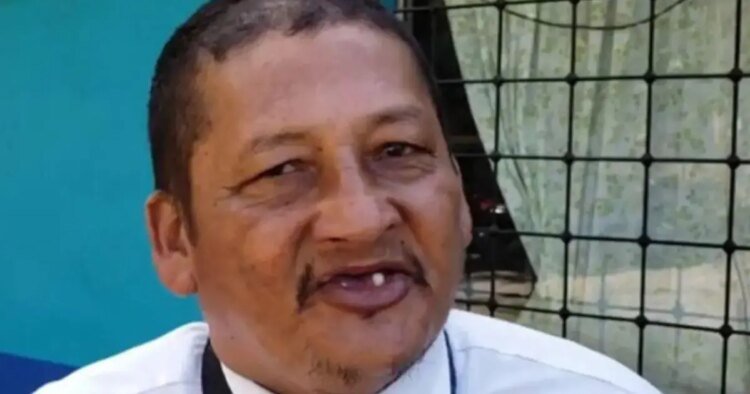 They present a motion for the Government to intercede for the apostle Santiago Zúniga
