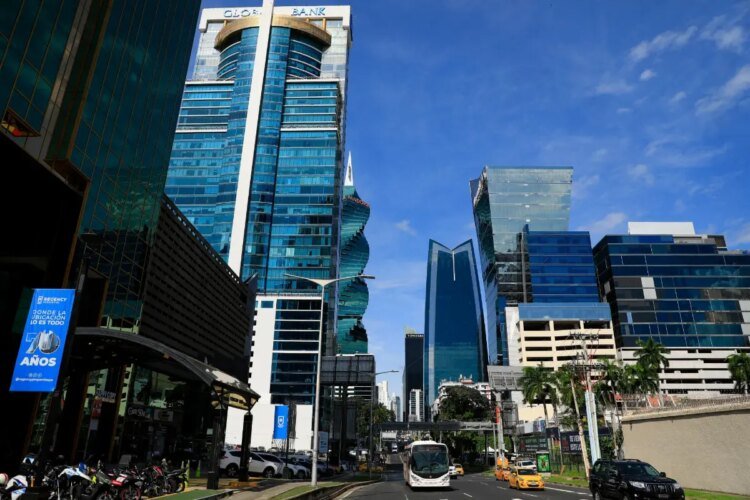 Foreign direct investment in Panama falls 63% in 2025