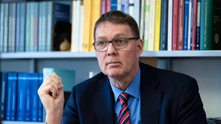 Why banking professor Kunz doesn’t take UBS’s threats to leave seriously