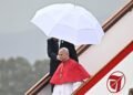 Pope Leo XIV says he is not afraid of the barrage of criticism launched by Trump