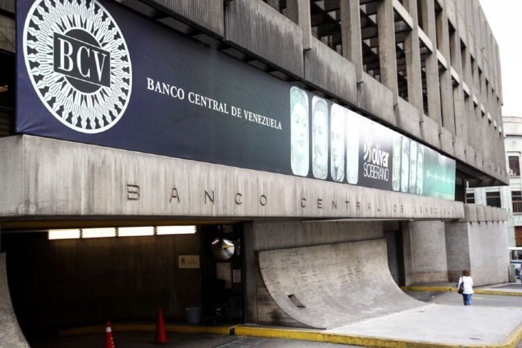 The US issues a license that authorizes transactions with the Central Bank of Venezuela