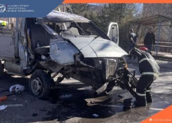 A truck collided with a roadside stone in Charentsavan city