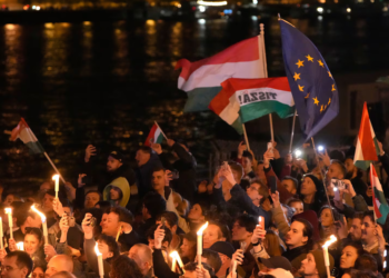 Europa: La oposición de Hungría arrolla a Orbán y logra una súper mayoría