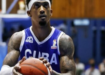 Interview: Karel Guzmán: “What happens to the percentages that the Cuban Basketball Federation receives from our contracts?”