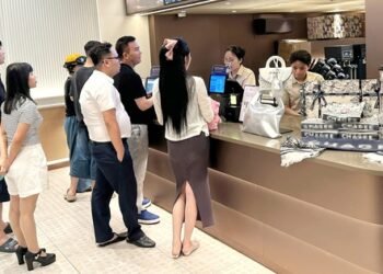 Vietnam beverage chains trim networks, optimize operations as competition pressures margins