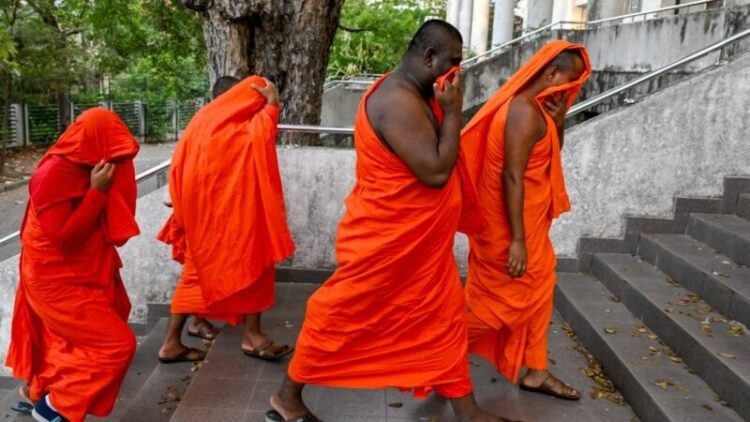 22 Sri Lankan monks arrested with 110 kilos of cannabis at airport – De Ware Tijd