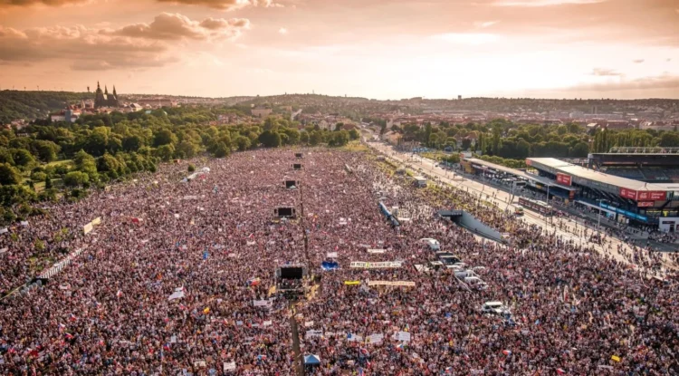 Large demonstration on Prague’s Letná: Up to 400,000 participants expected on Saturday