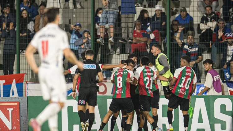 Deportivo Maldonado 4-2 Nacional: el tricolor pagó caro los errores defensivos y se alejó del Apertura ante un Depor que sueña