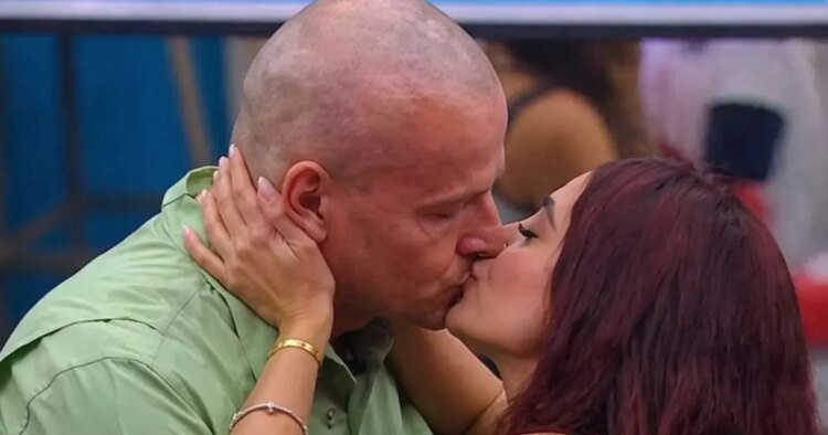 Alfredo Adame and Jessica Sodi star in a heated kiss