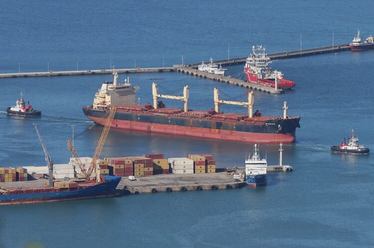 Companies pay millions to cross Panama Canal after Hormuz blockage and tension in global trade